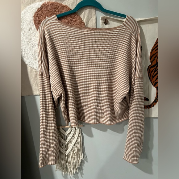 PACSUN long sleeve top large - Picture 2 of 3